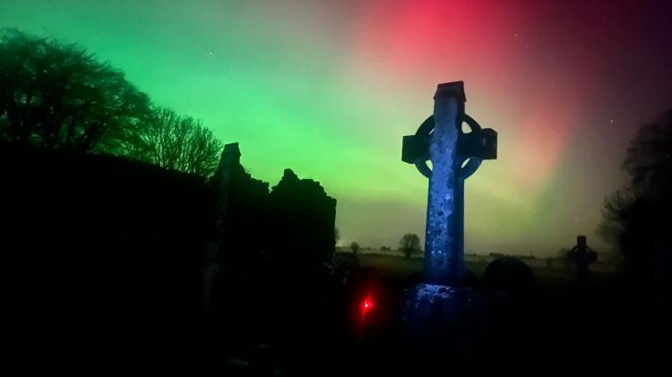 Northern lights create wonderful sight over historic monastic site in Offaly