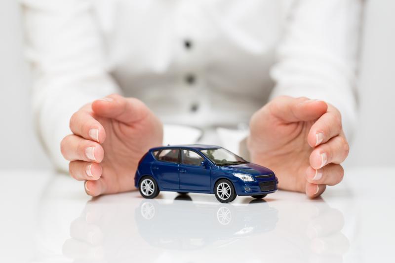 Offaly TD labels car insurance 'highway robbery' in the Dáil