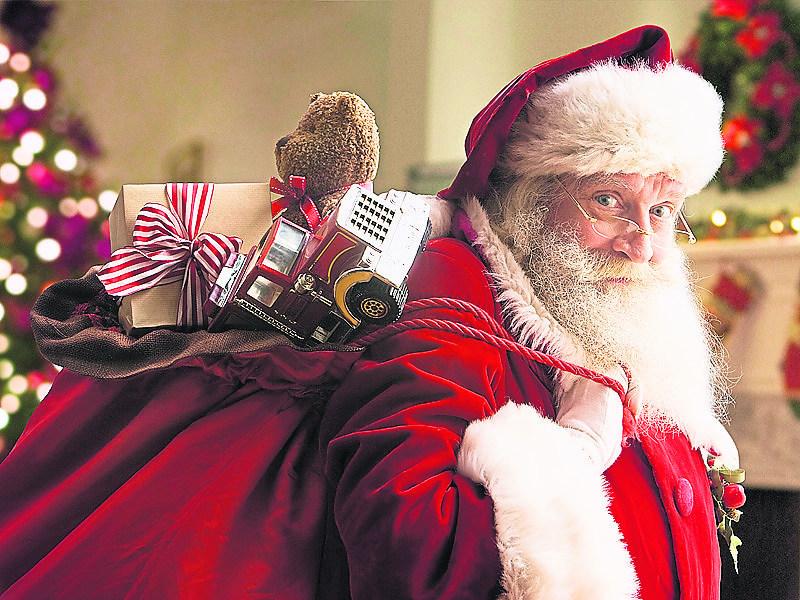 VIDEO: Santa arrives at Birr school in the most Offaly way!