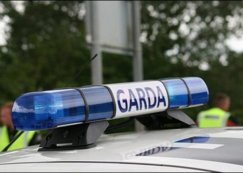 Garda patrol car rammed in Clare, perpetrators ran away on foot