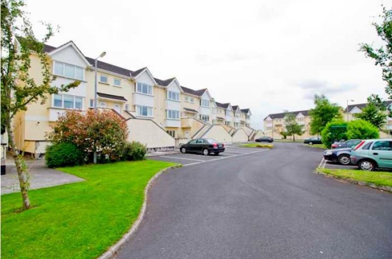 PROPERTY IN FOCUS: Large residential  development in Offaly going  under the hammer