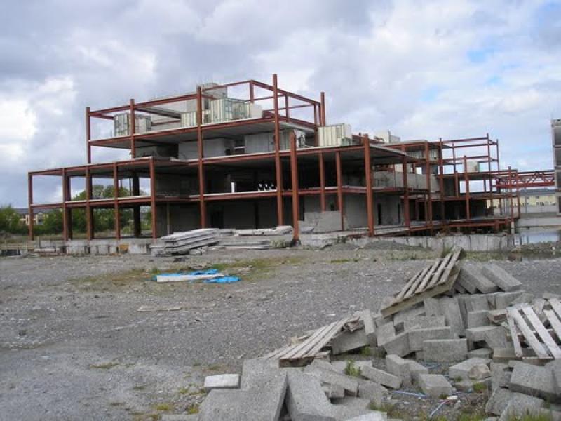 REPORTS: Young men seen walking on steel beams at derelict Edenderry hotel site
