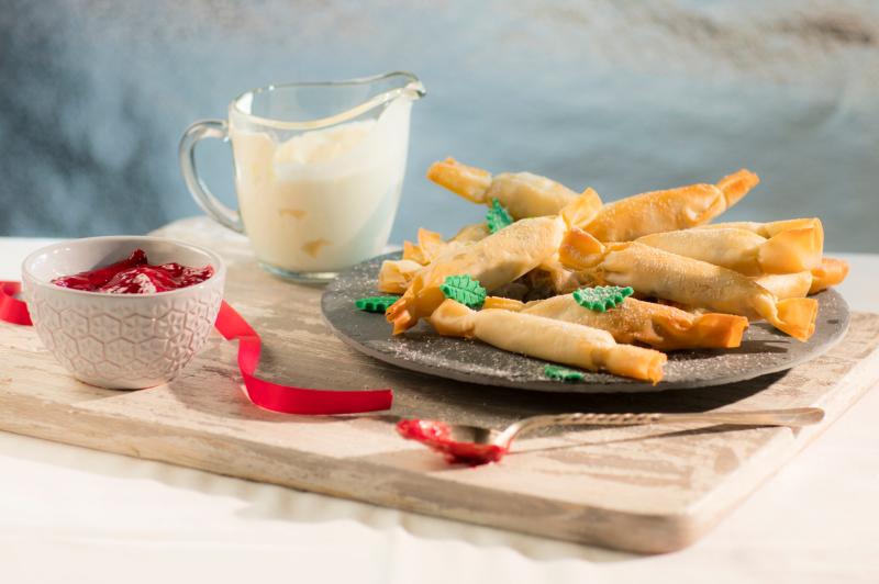 RECIPE: Mini Christmas Cranberry Crackers by Catherine Fulvio