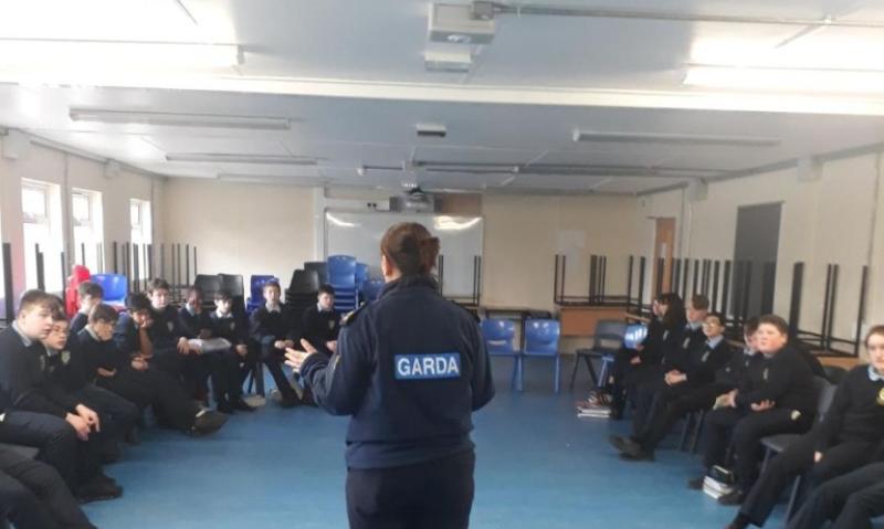 Local garda delivers talk to Offaly school 