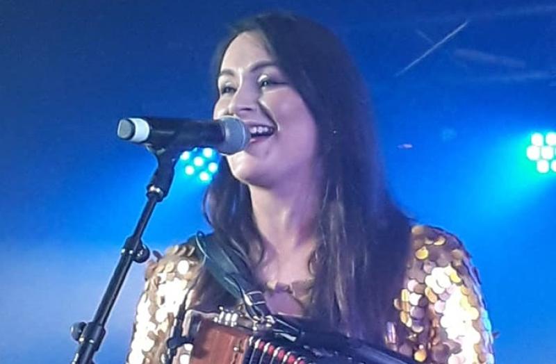 Offaly singer set to tour with Irish country music superstar in New Year