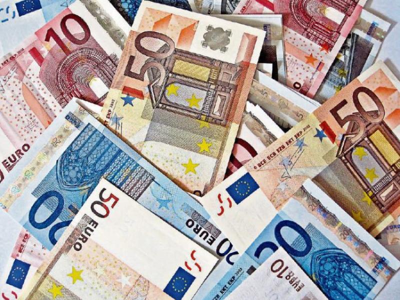 Cowen blasts government paying €88 million to private landlords 