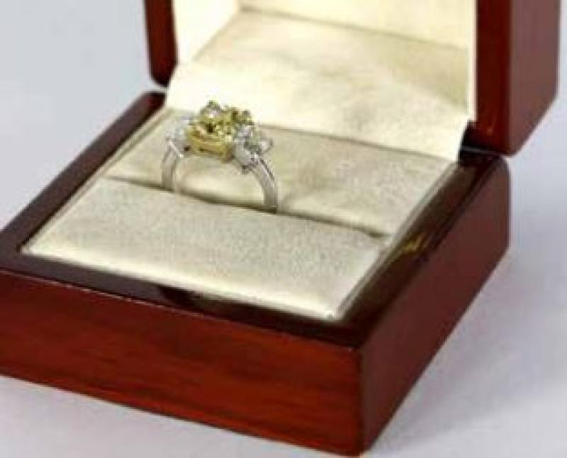 Magnificent diamond ring sold for small fortune at Offaly auction
