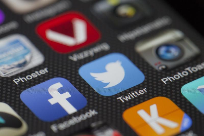 ‘Social Media has destroyed social conscience’ Lowry tells Dáil