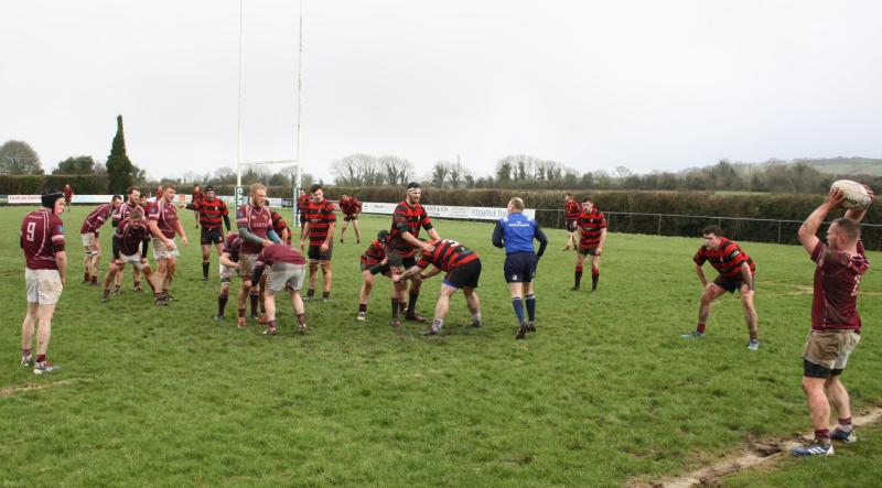 Roscrea RFC grind out win to stay top of the league