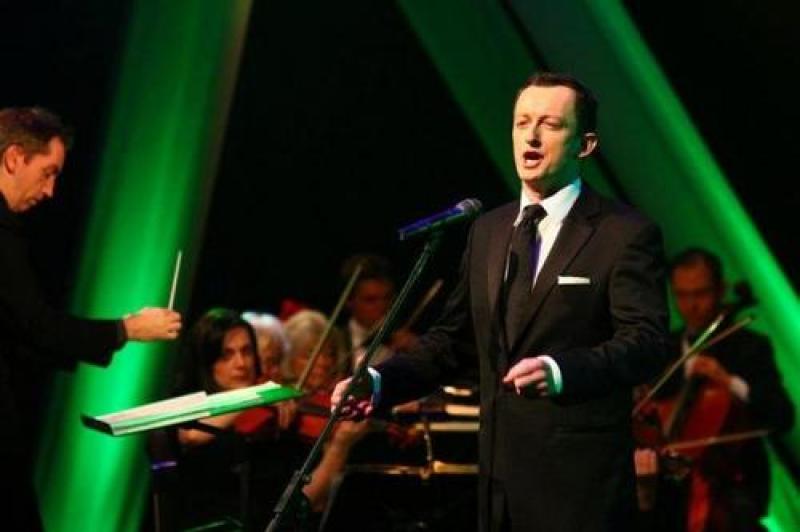 WATCH:  Offaly bass baritone (and his special guest) rock a tune during an 'Isolation Recital'