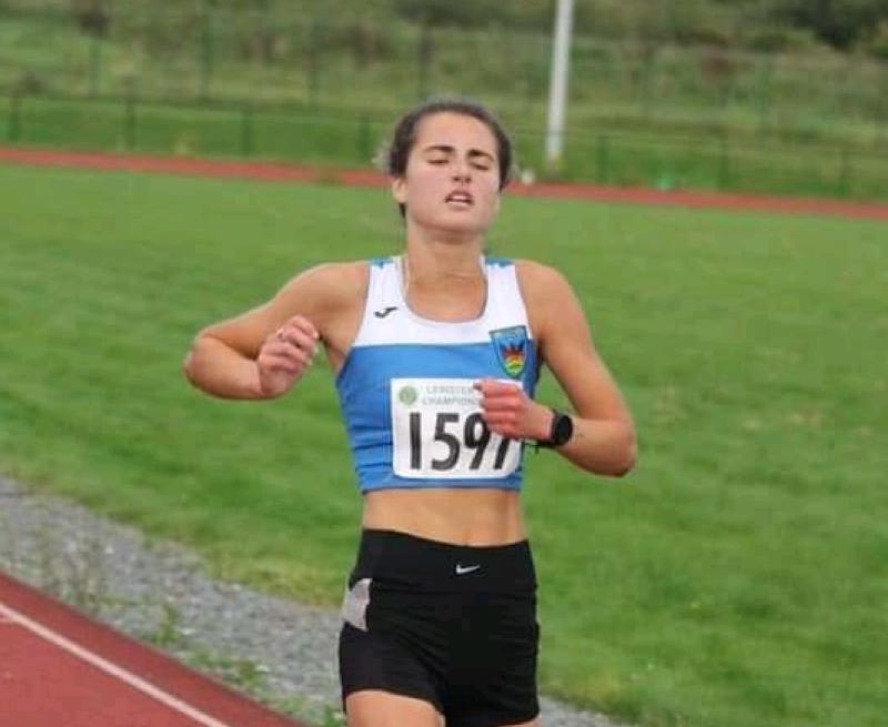 Laura Mooney fell short in her attempt to break the Irish junior 5,000m record on Friday night but still set a PB.