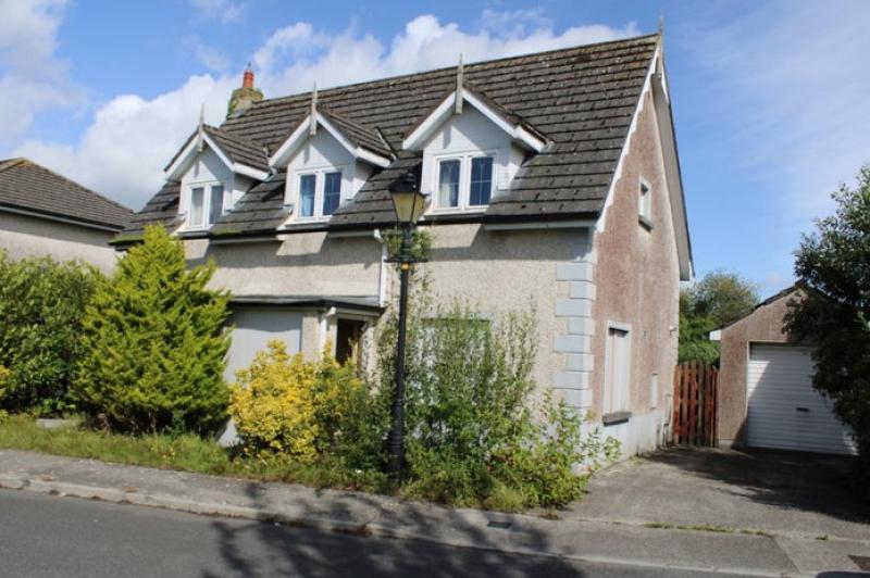 Calling all DIYers! Three-bedroom house in Midlands looks a bargain at €80k