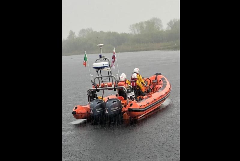Lough Ree RNLI assists seven people on board stranded cruiser