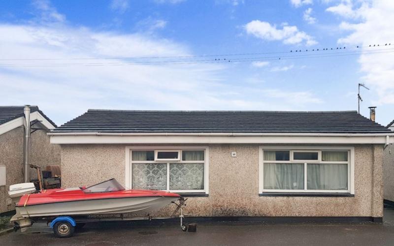Want a Kerry beach house? Going under hammer with €50k guide price 