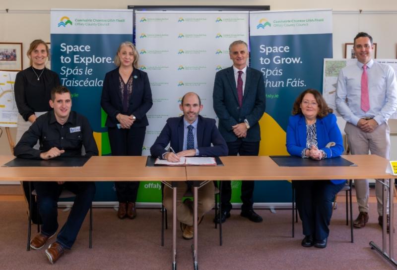 Contracts signed to build new road in Offaly town 