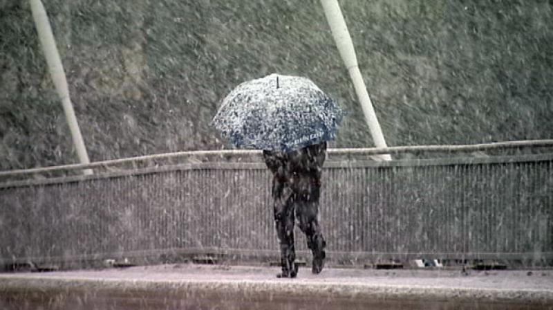 Met Éireann forecasts strong winds after falls of snow overnight