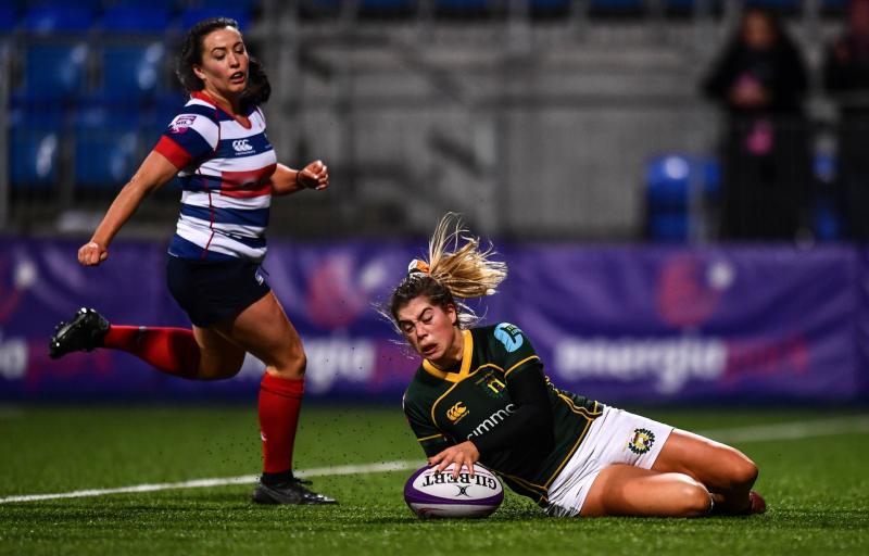 Ailsa Hughes scores her side's second try. Photo by Ben McShane/Sportsfile