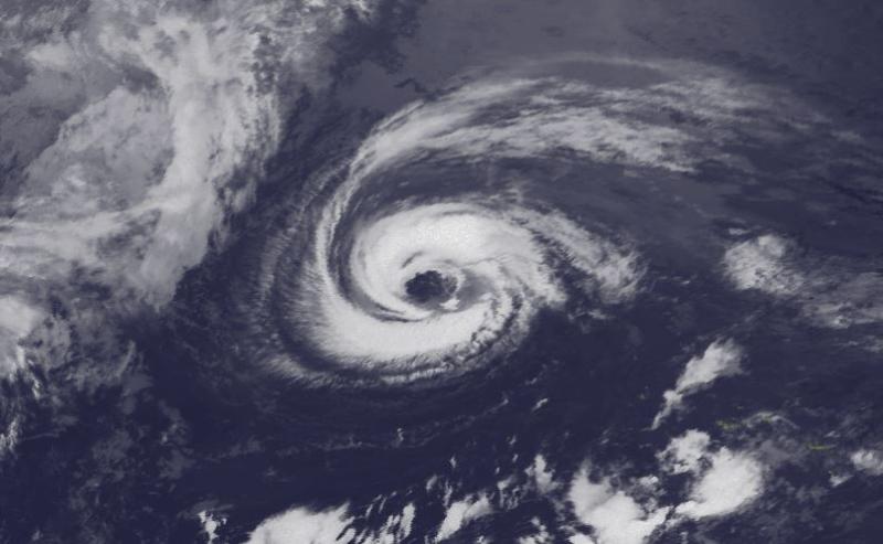 IRELAND WEATHER: 'Uncertain' weather forecast ahead as Hurricane Danielle tracks across Atlantic towards Ireland