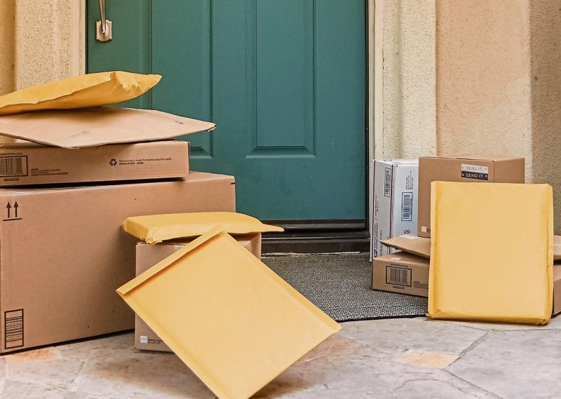 Warning over UK  travel disruption and postal delays due to  industrial action 