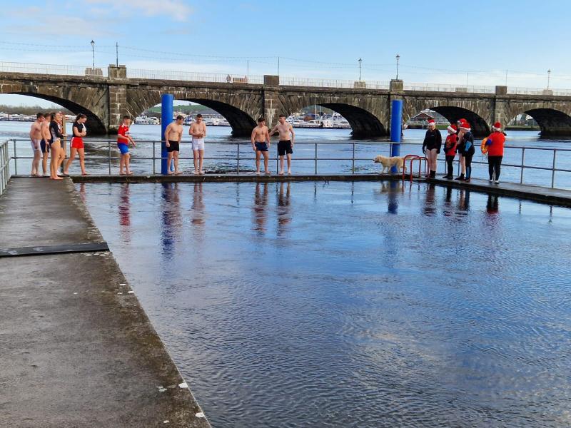 Christmas Day swim raised funds for Offaly Search and Recovery unit