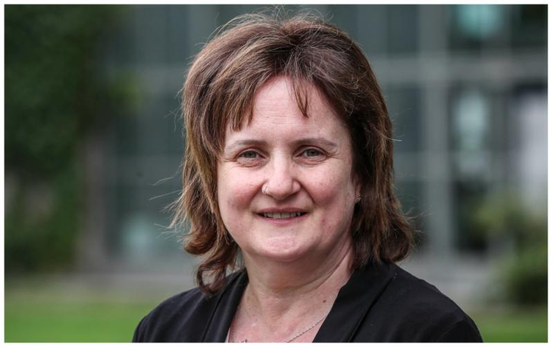  Alzheimer Society calls for mothers living with dementia to be recognised this Mother's Day
