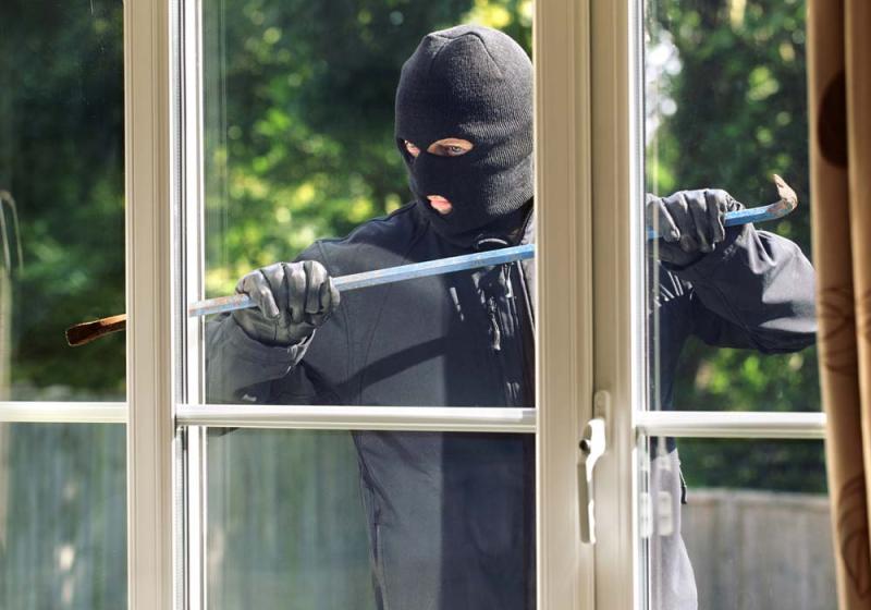 PHOTOS: Were you burgled? Pillowcase of stolen jewellery found on roadside