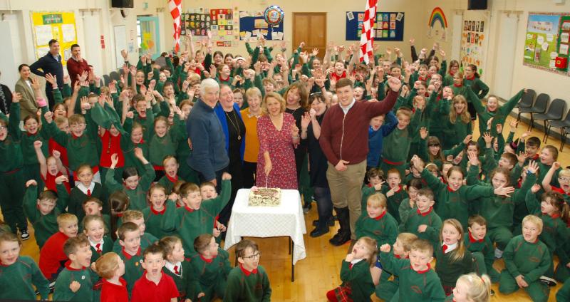 Scoil Chr&oacute;n&aacute;in Naofa NS Dromakeenan bids farewell to Cork Native Siobhan Maher