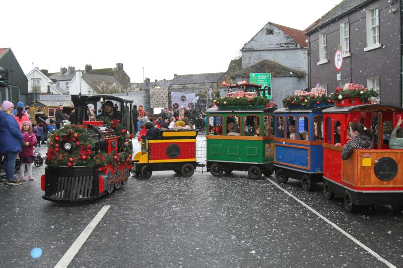 Offaly town planning Santa Experience for switch on of Christmas lights