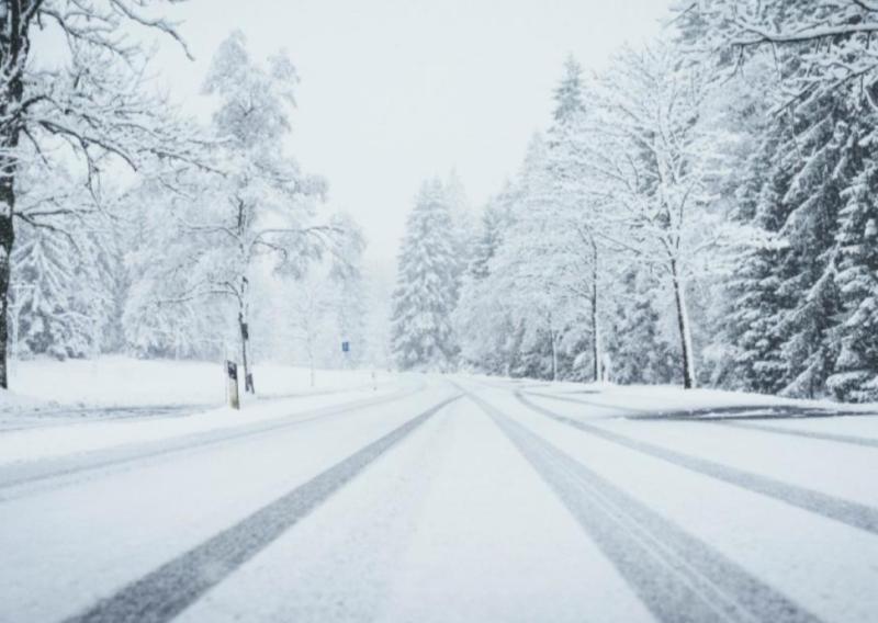Offaly forecaster warns of 'dangerous' roads  amid snow and ice weather blast 