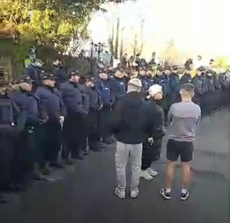 Gardaí arrest man at Racket Hall Hotel Roscrea as they call out 'fake news' 