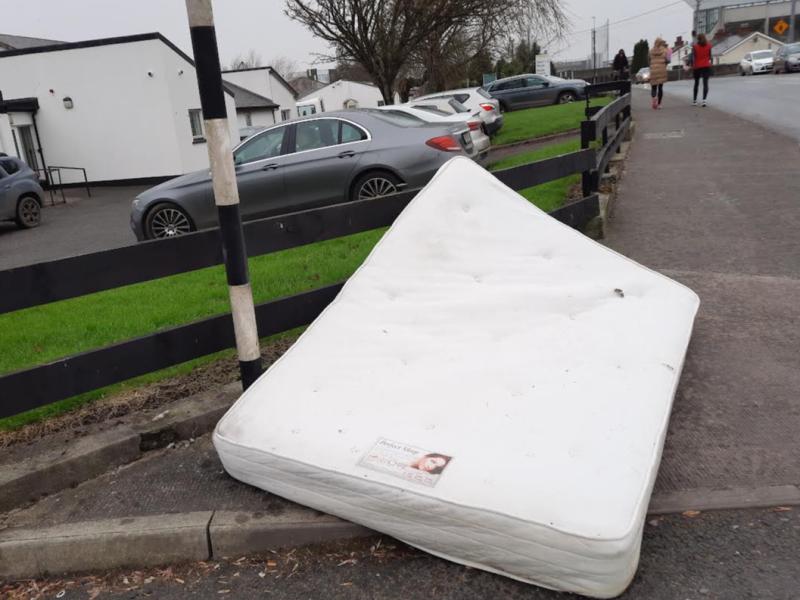 Mattress dumped on footpath on Arden Road in Tullamore Offaly Live