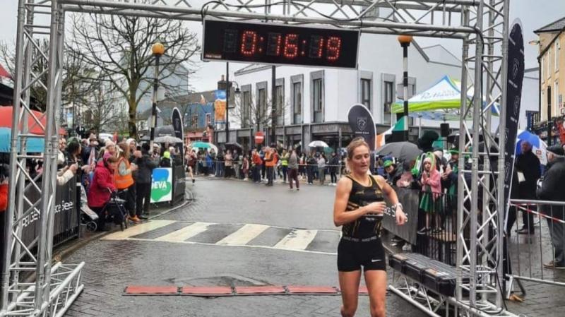 Letterkenny AC's  Ann-Marie McGlynn wins Streets of Portlaoise 5K