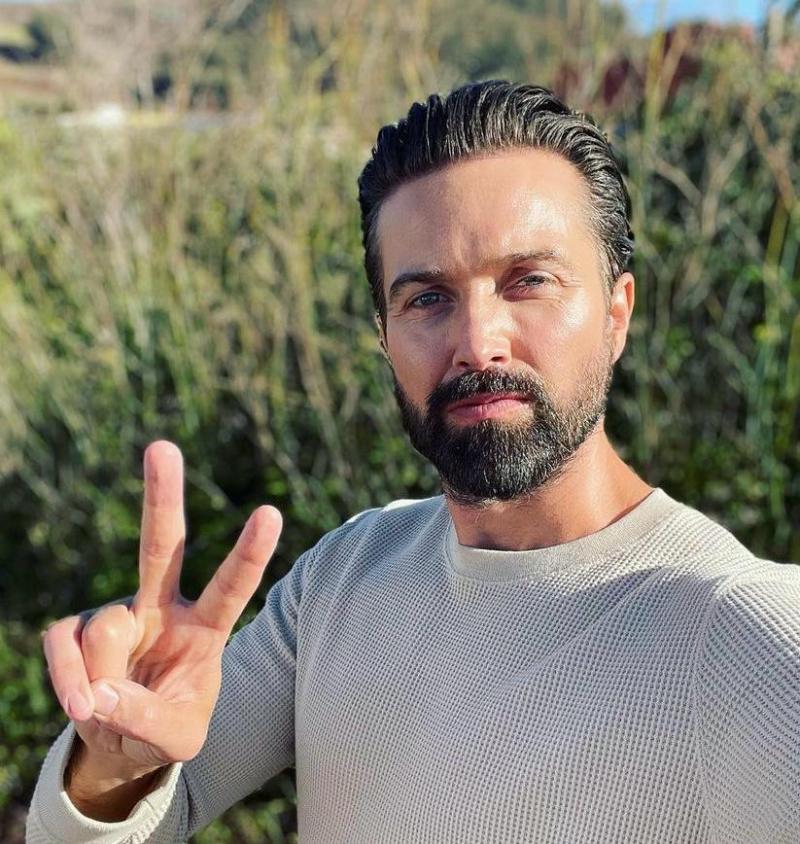 IFTA's sees Emmett J Scanlan pokes fun at Cillian Murphy in hilarious video 