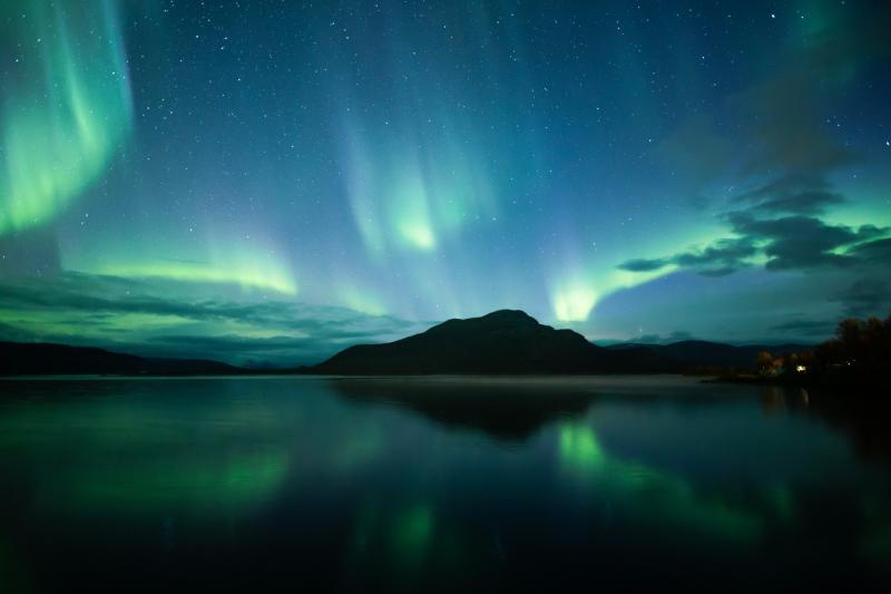 Northern lights could be visible over Offaly this weekend as cracking weather on the way 