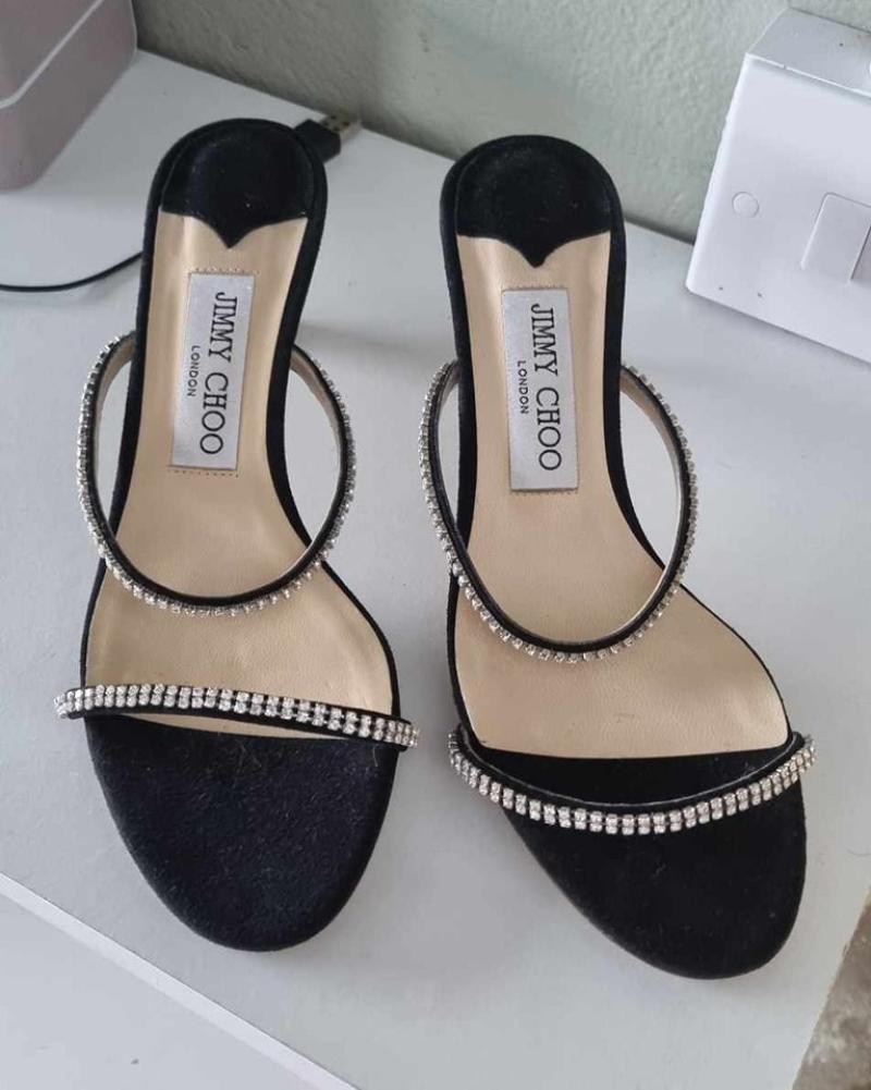Designer shoes worthy of Carrie Bradshaw donated to Irish charity shop... but there's a catch! 