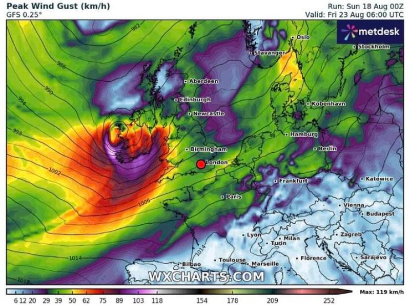 ALERT: Forecaster warns of heavy rain and strong winds as Ireland to get early taste of Autumn weather