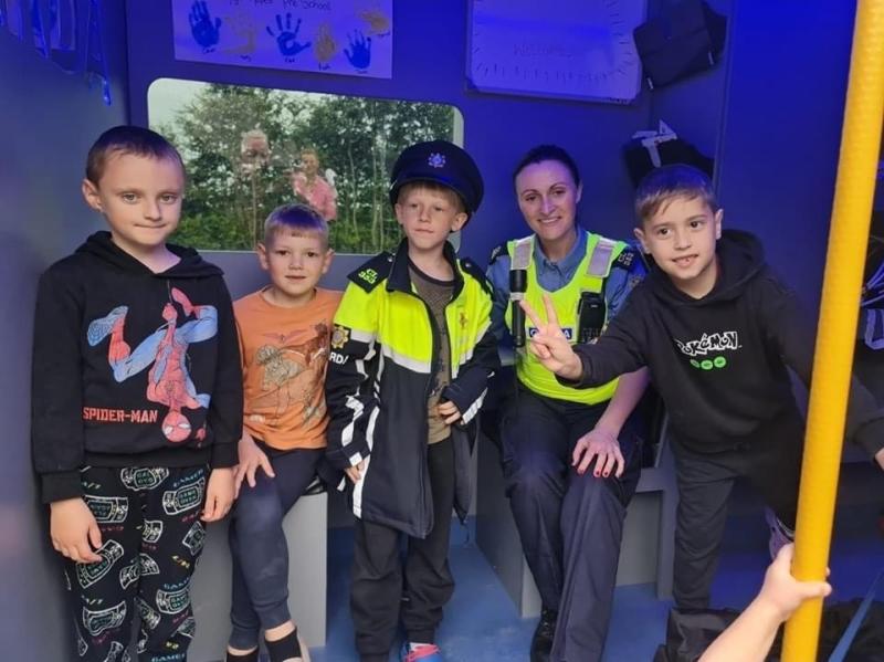Pictures: Roscrea Gardaí visit the town's Ukrainian refugee community
