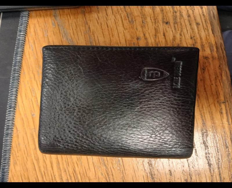 Gardai in Tullamore looking for owner of wallet handed in by 'honest member of the public'