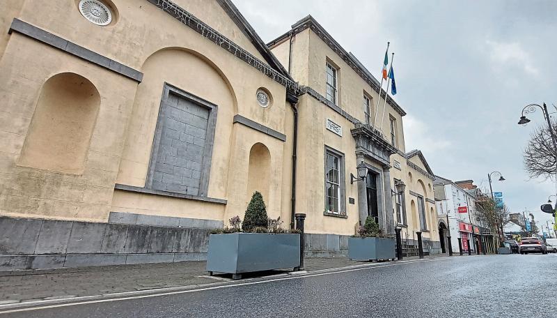 Man who live streamed Laois garda traffic stop banned from driving
