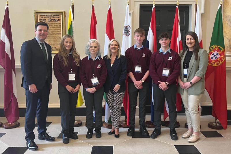 Offaly TD welcomes European Debating Champions from Offaly to Leinster House