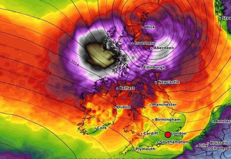 ALERT: Met Éireann issues warning over 'temporary structures' amid bank holiday storm risk