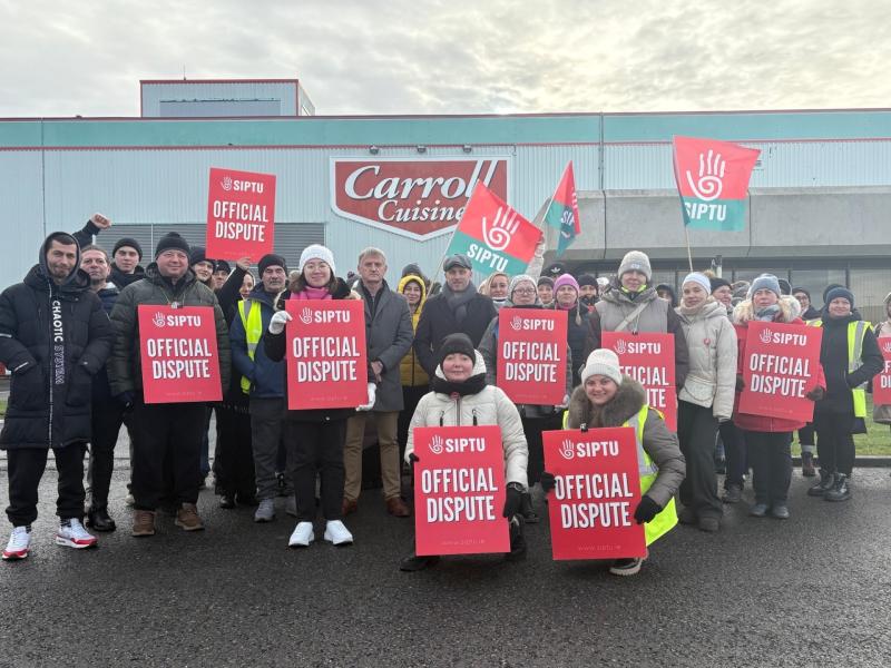 SIPTU members in Carroll Cuisine and SIPTU organisers pictured outside the company’s plant in Tullamore on Friday