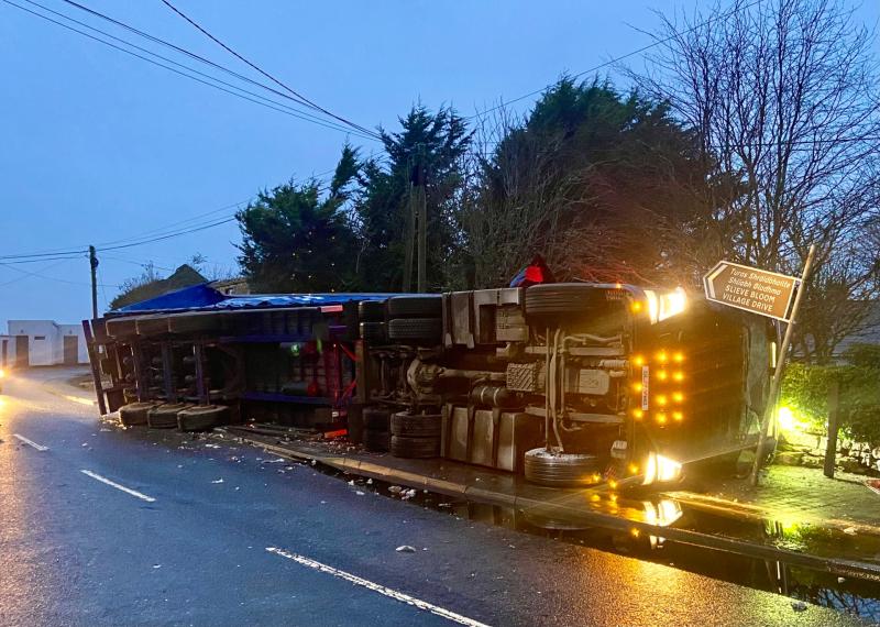 BREAKING: Truck overturns in Offaly tourist village