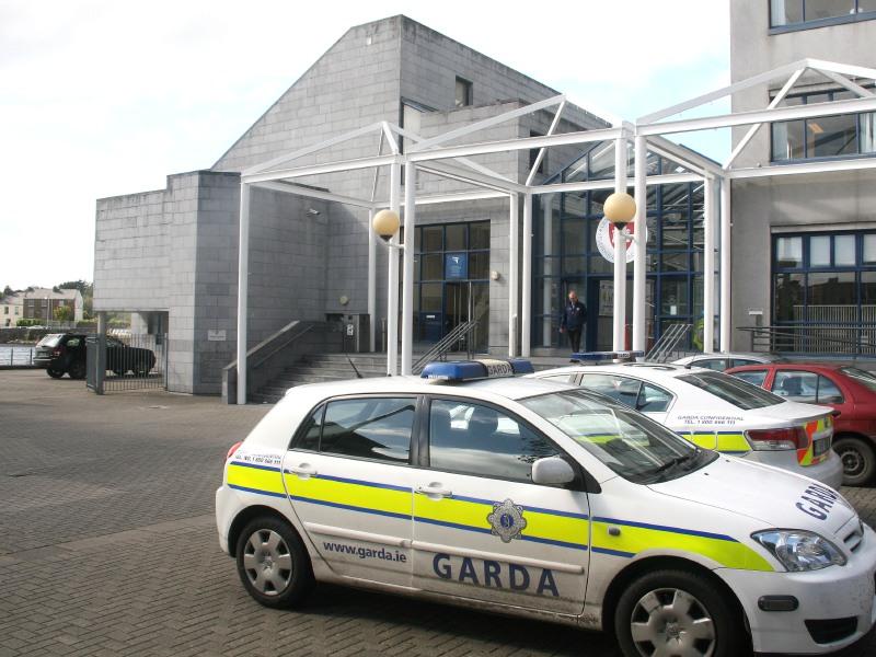 Roscrea man had tick-list and &euro;5,000 of drugs in schoolbag in Limerick city