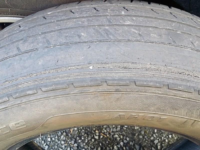 Less than 900 car drivers get penalty points for bald tyres in 12 months 