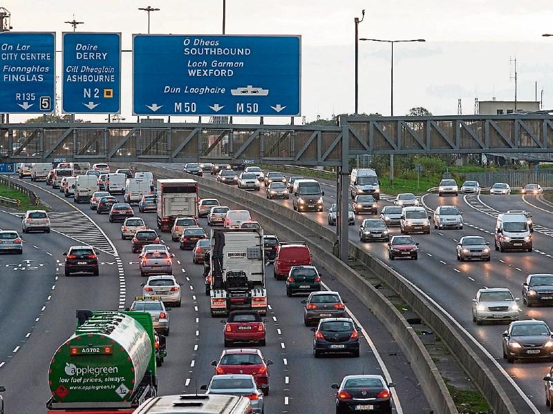 Stretch of M50 closed due to early morning crash