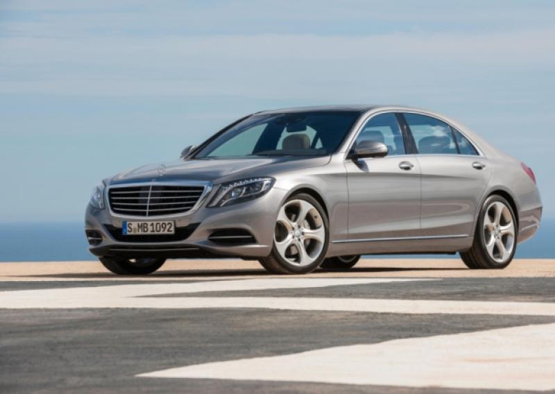 The Mercedes-Benz S400 Hybrid L SE Line is priced at �69,650