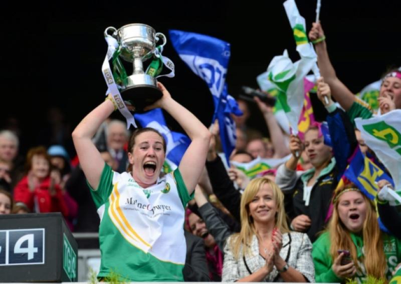 Offaly captain Siobhan Flannery lifts the West County Hotel cup. TG4 All-Ireland Ladies Football Junior Championship Final, Offaly v Wexford, Croke Park, Dublin. Picture credit: Paul Mohan / SPORTSFILE