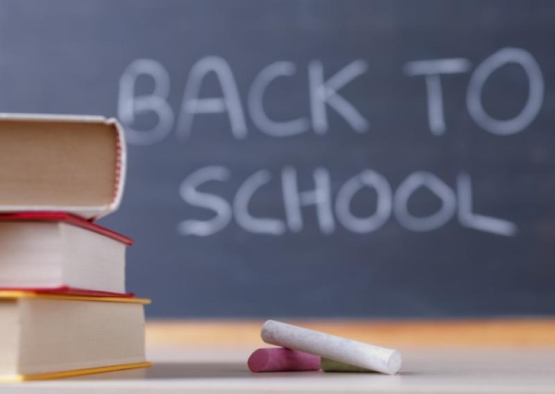 Offaly TD slams school clothing payment delay as 'unfathomable'