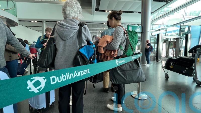 TDs blame ‘rubbish’ contracts and failure to plan for Dublin Airport queues